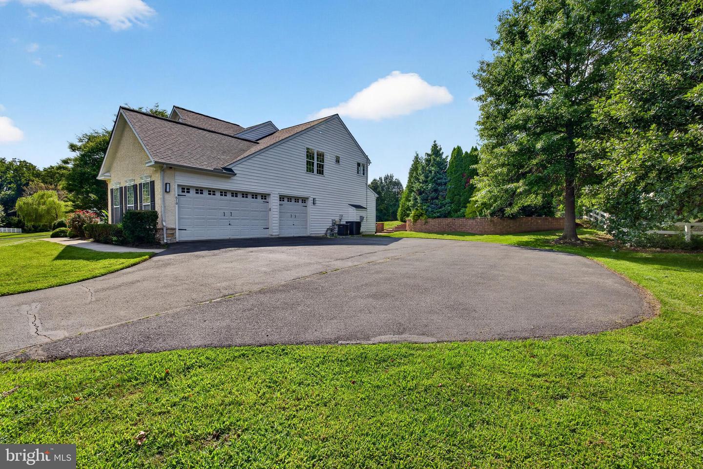 810 Athea Way Property Photo 10
