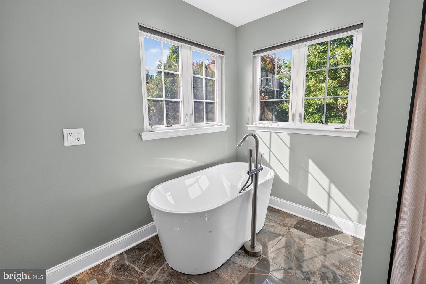 810 Athea Way Property Photo 38