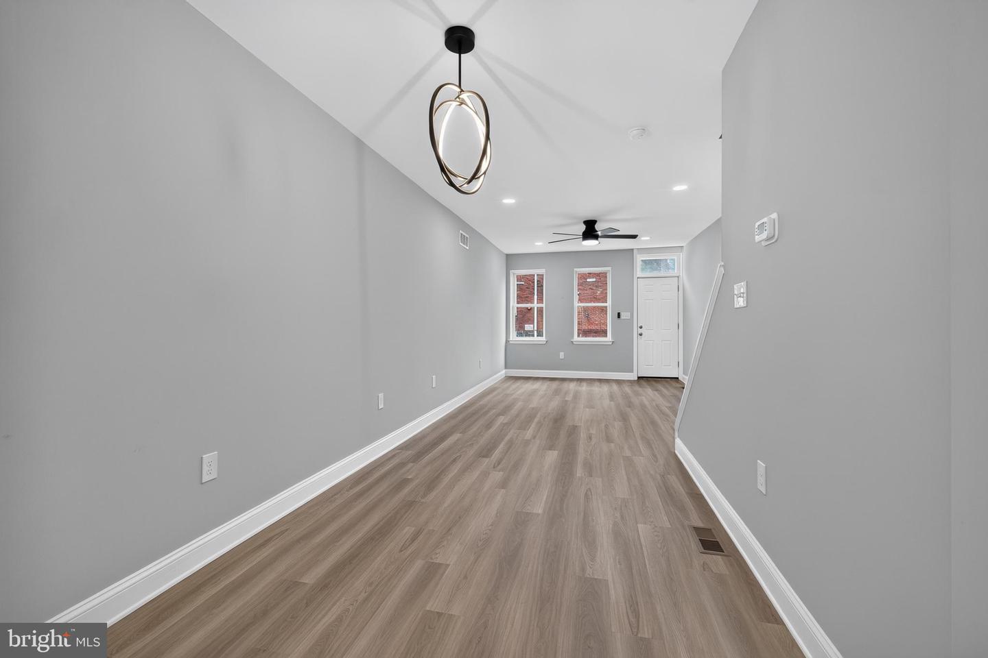809 E Seventh St Property Photo 11