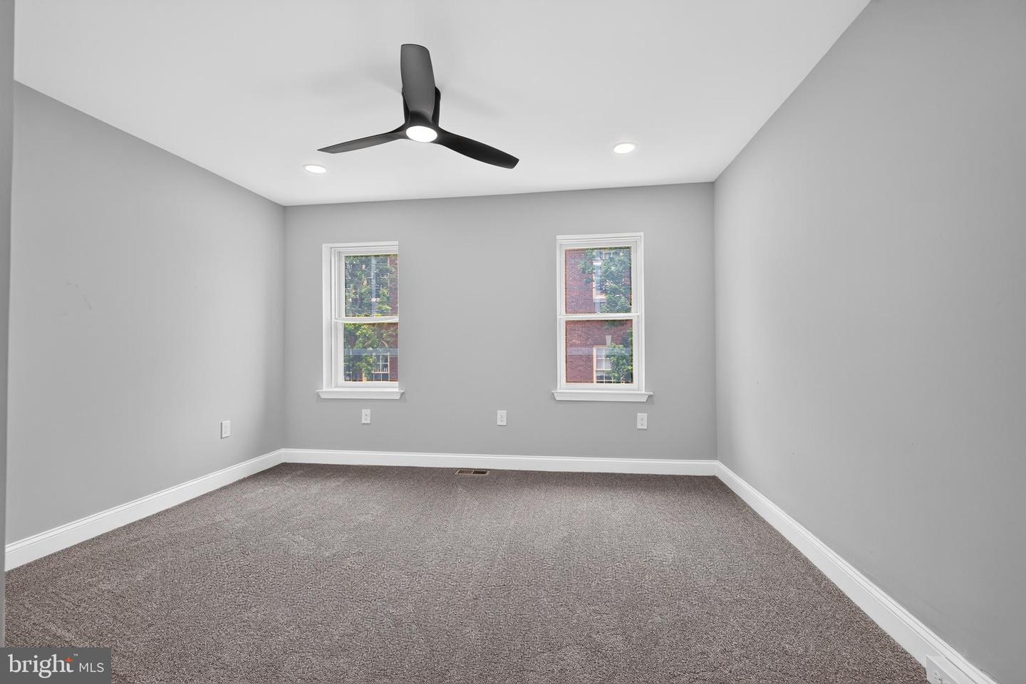 809 E Seventh St Property Photo 16