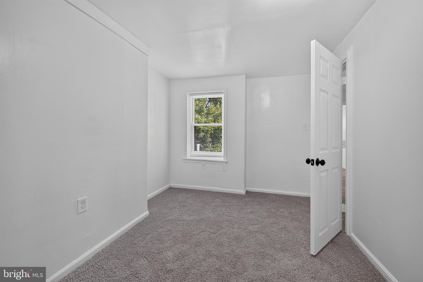 812 N Monroe St Property Photo 11