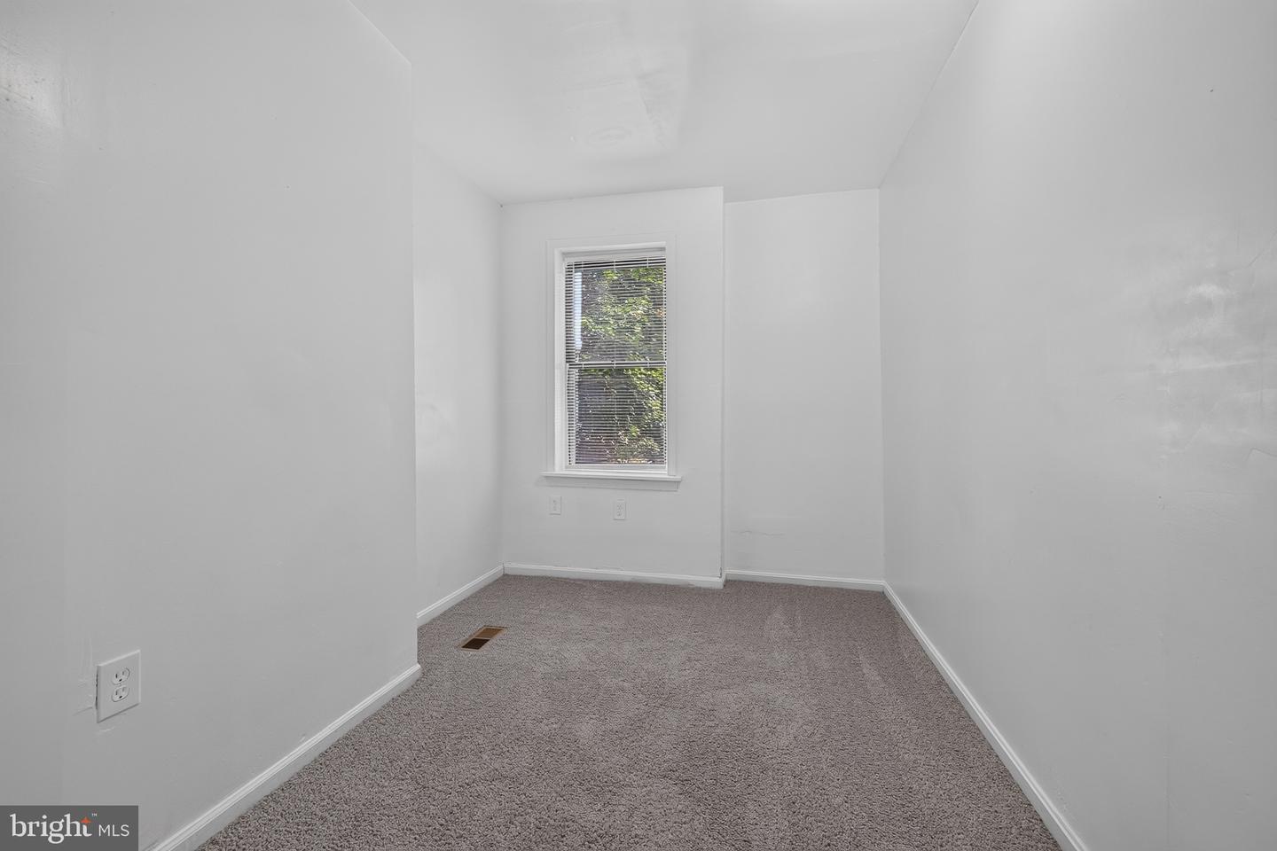 812 N Monroe St Property Photo 18