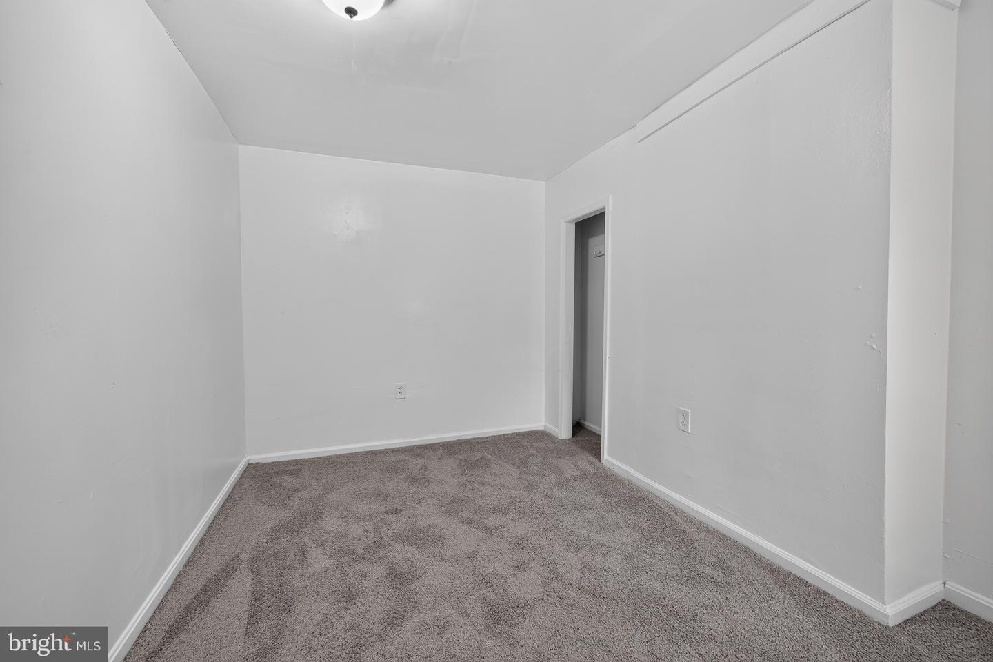 812 N Monroe St Property Photo 25