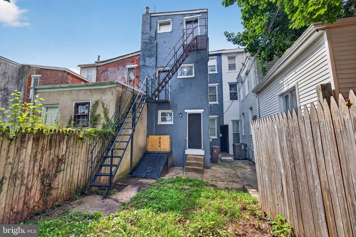 812 N Monroe St Property Photo 33