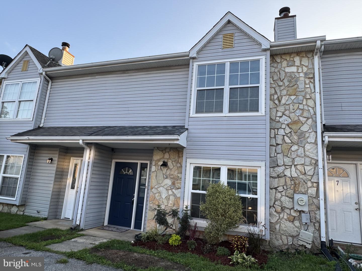 5 Revere Pl Property Photo 1