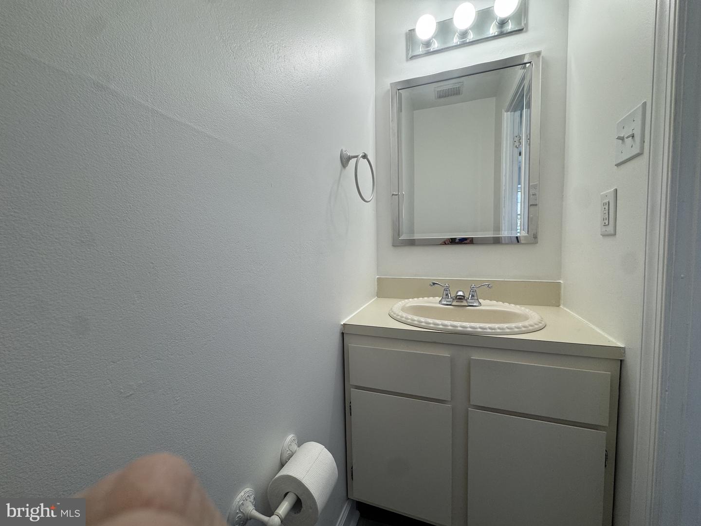 5 Revere Pl Property Photo 49