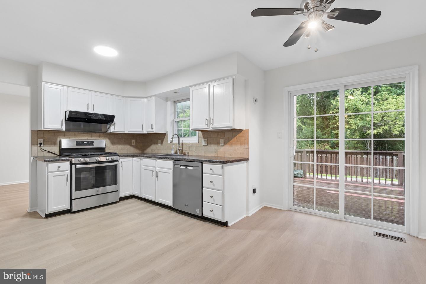 10 Bastille Loop Property Photo 12