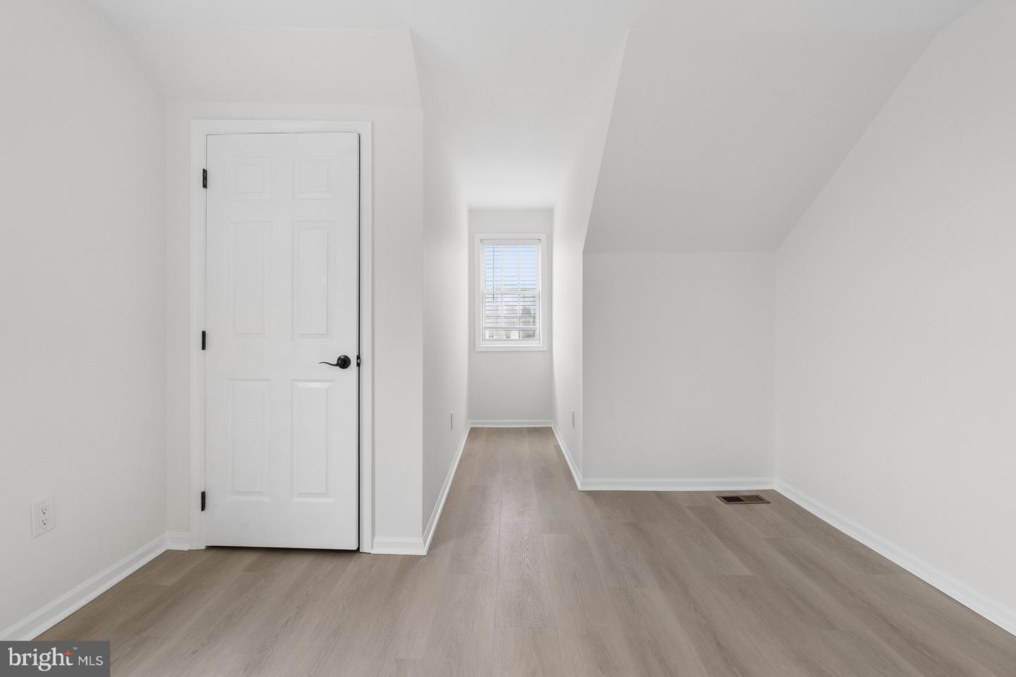 10 Bastille Loop Property Photo 23