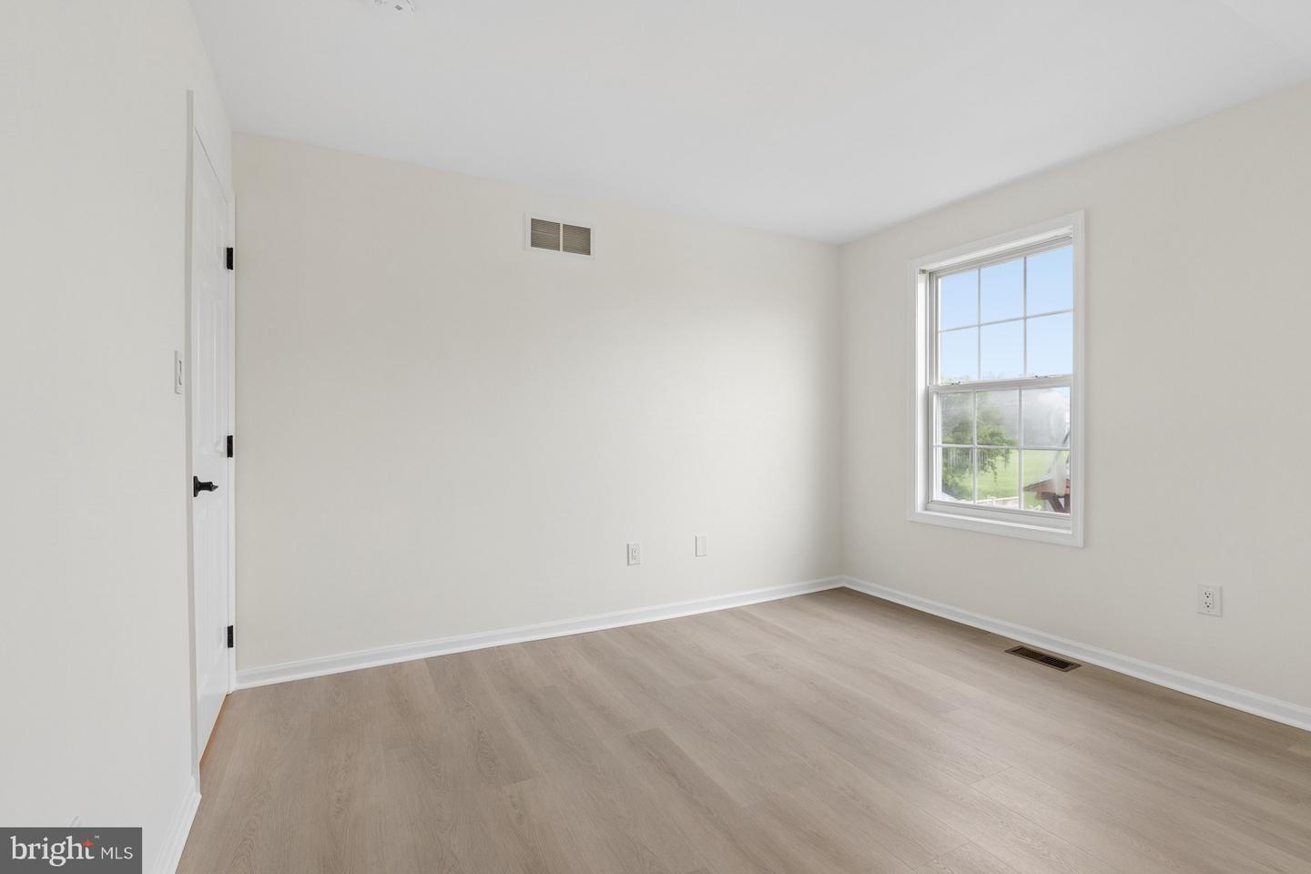 10 Bastille Loop Property Photo 24