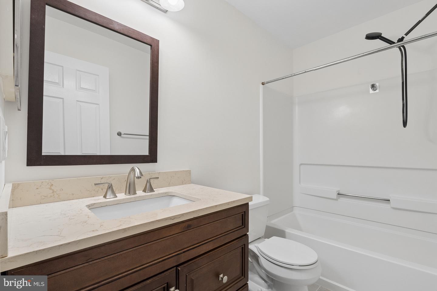 10 Bastille Loop Property Photo 25