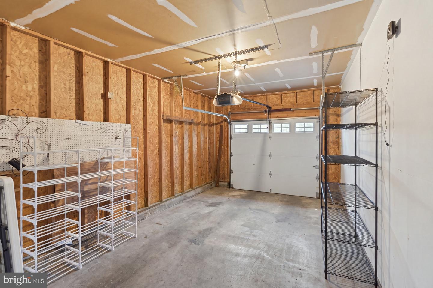 10 Bastille Loop Property Photo 34