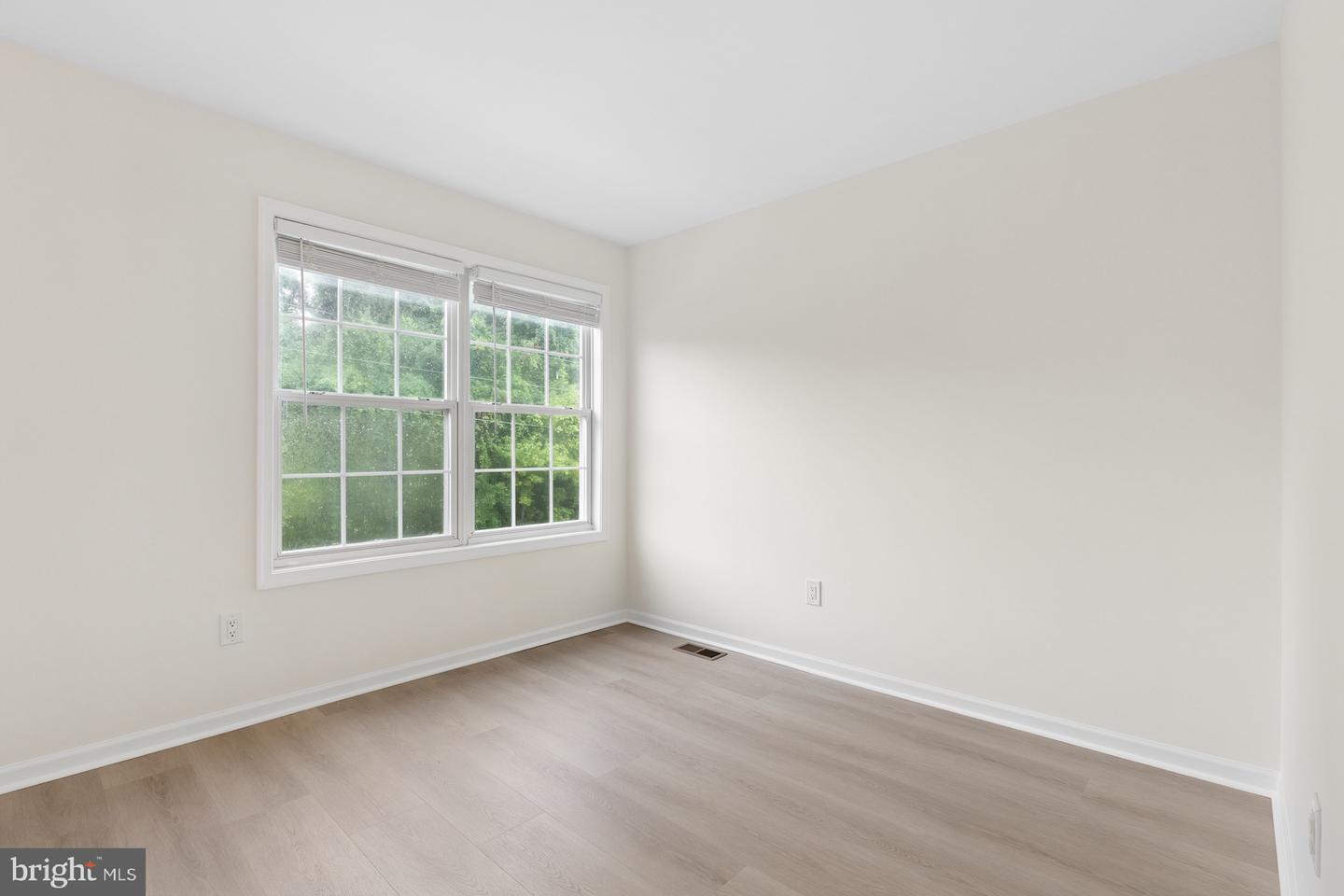 10 Bastille Loop Property Photo 35