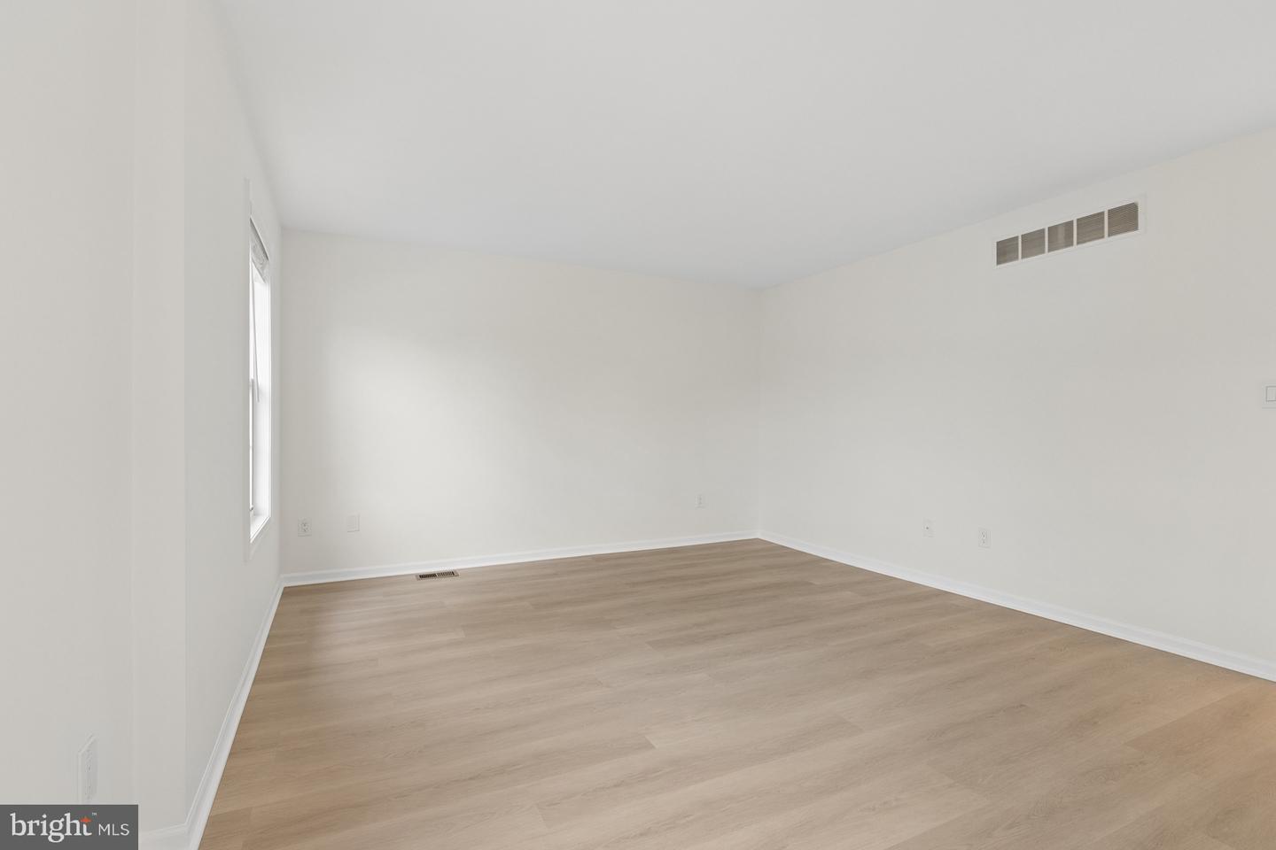 10 Bastille Loop Property Photo 37