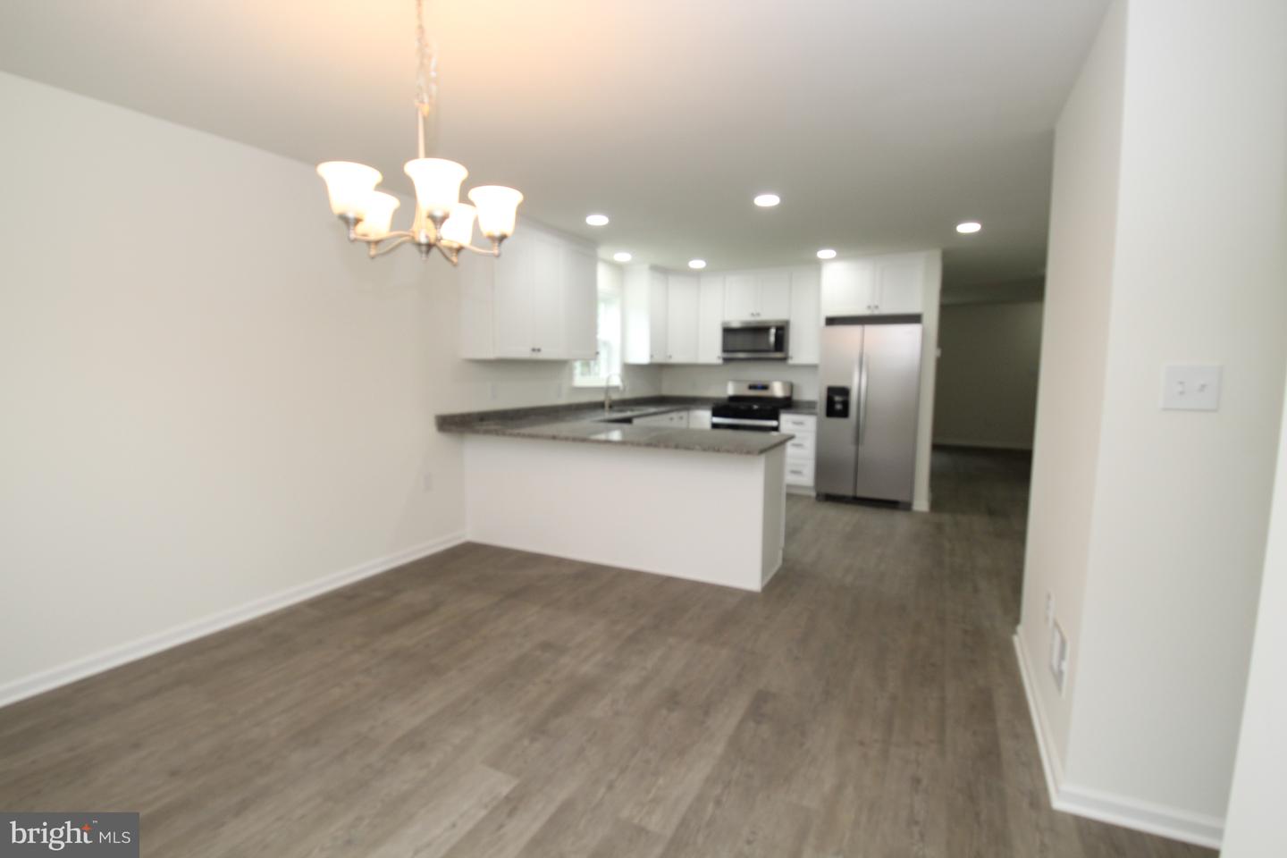 5 Buttonwood Ave Property Photo 13