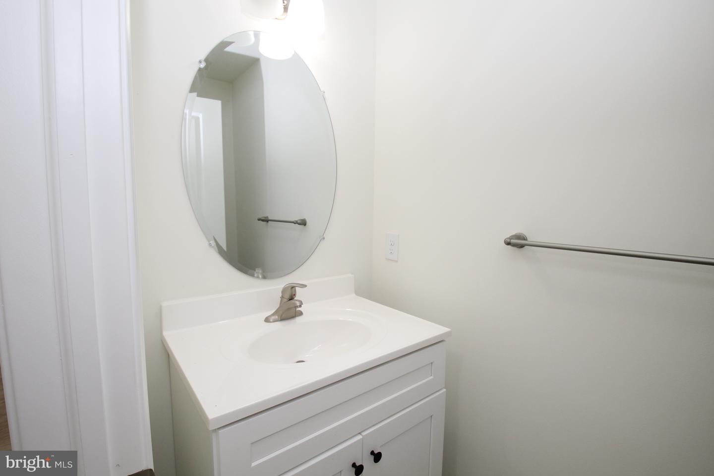 5 Buttonwood Ave Property Photo 15