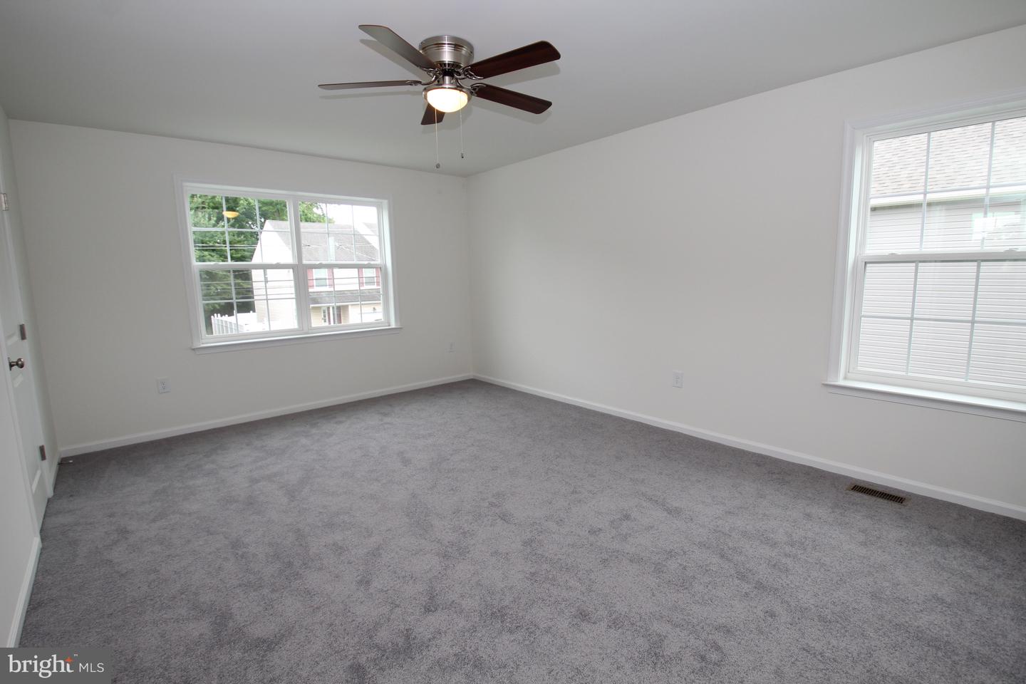 5 Buttonwood Ave Property Photo 17