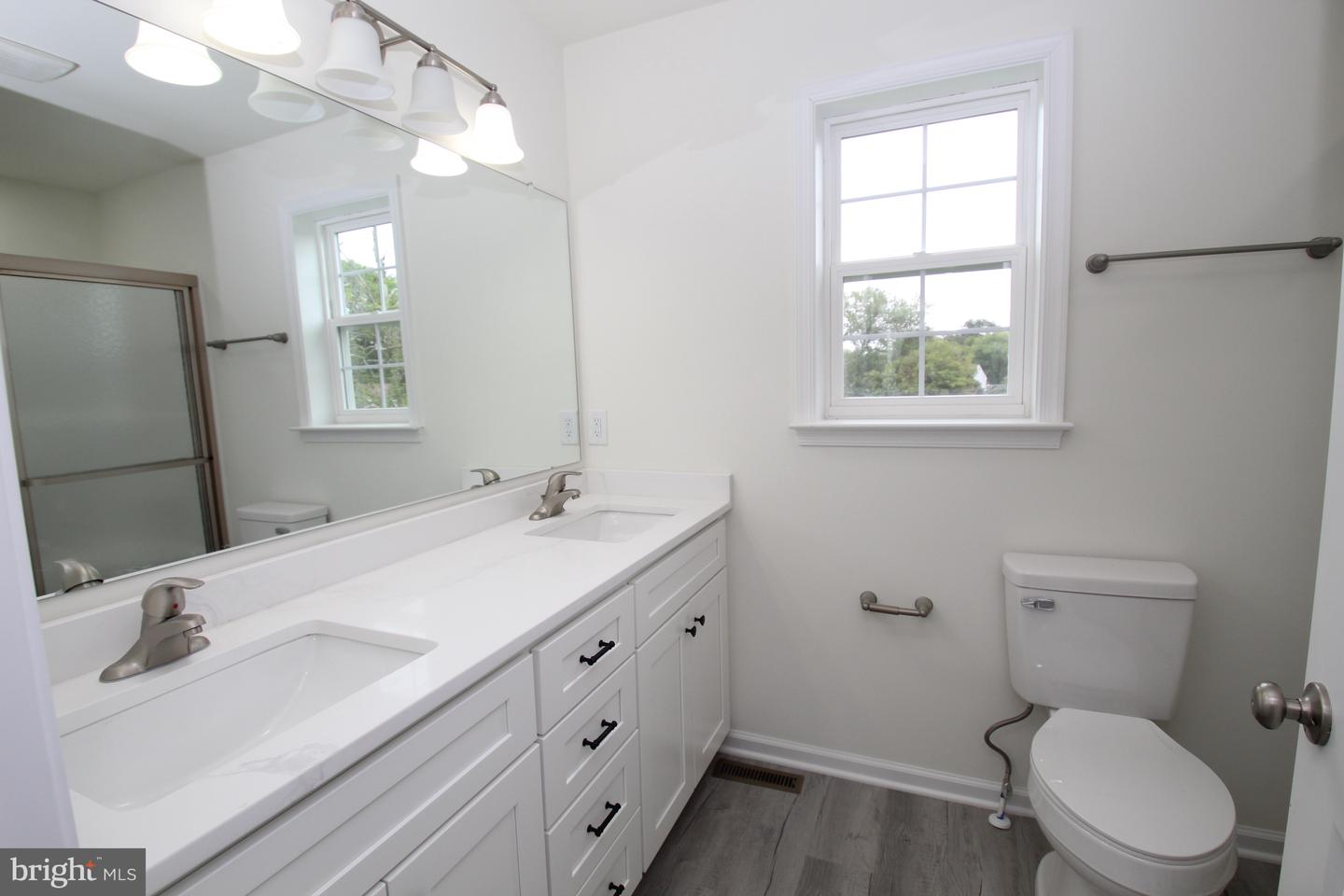 5 Buttonwood Ave Property Photo 22