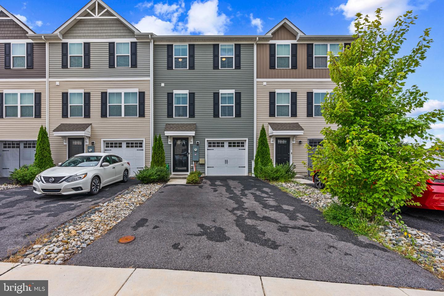 1026 WICKERSHAM WAY