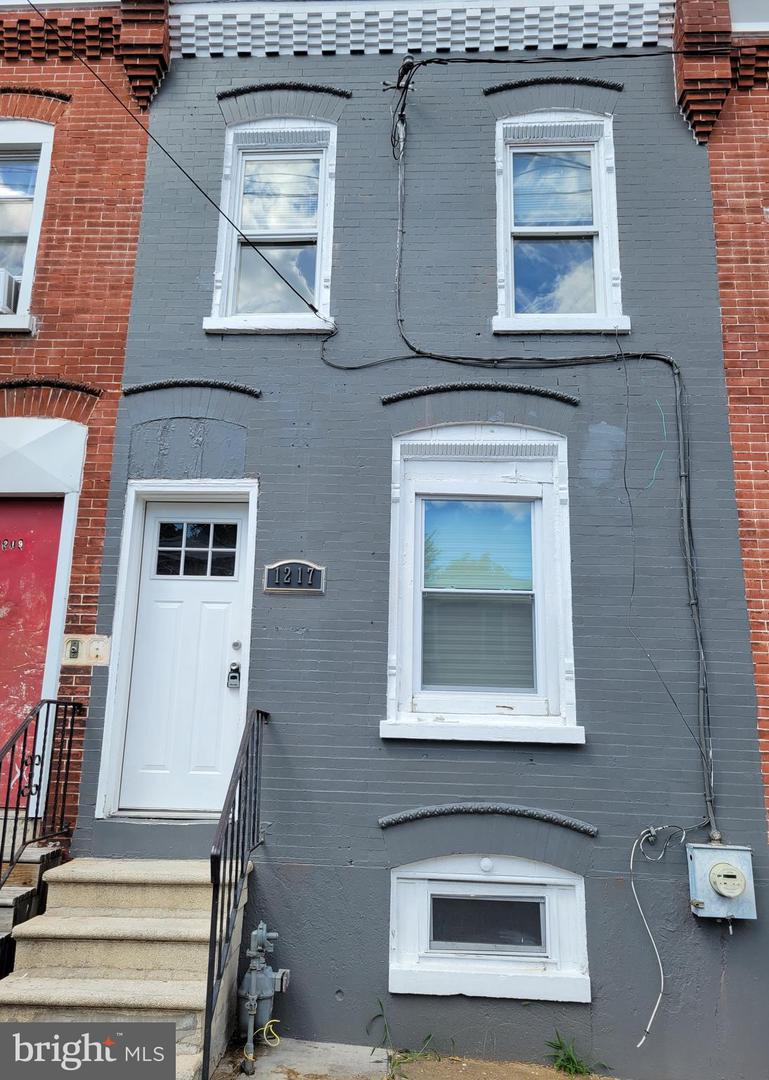 1217 Lancaster Ave Property Photo 1