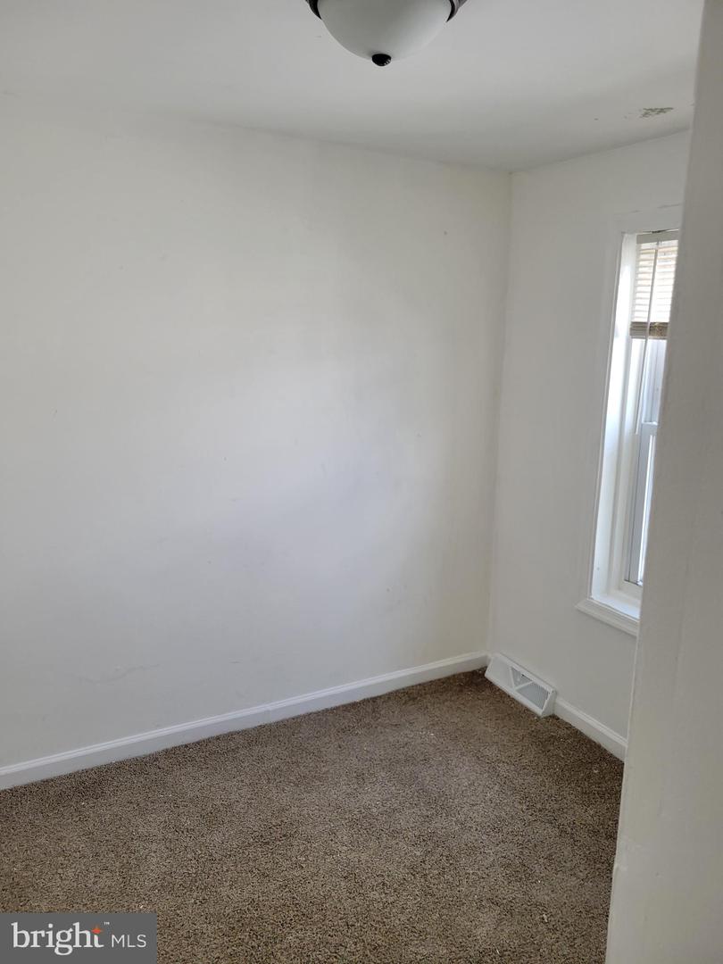 1217 Lancaster Ave Property Photo 5