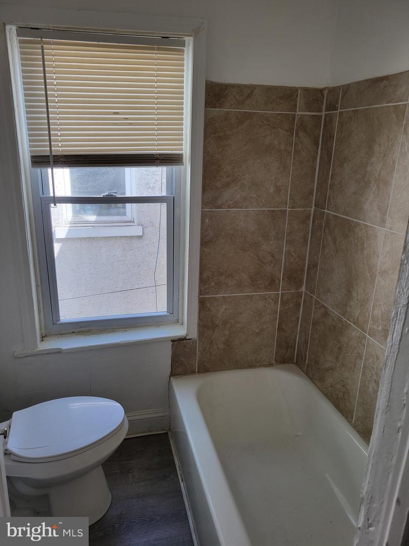 1217 Lancaster Ave Property Photo 13