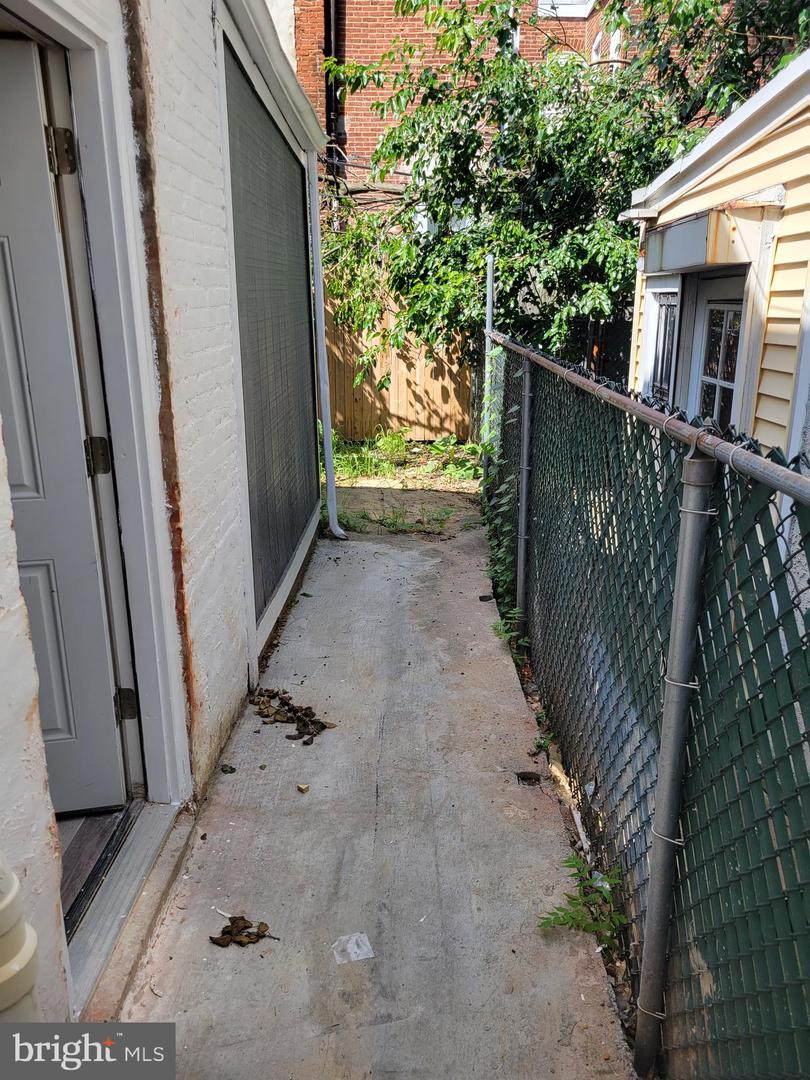 1217 Lancaster Ave Property Photo 17