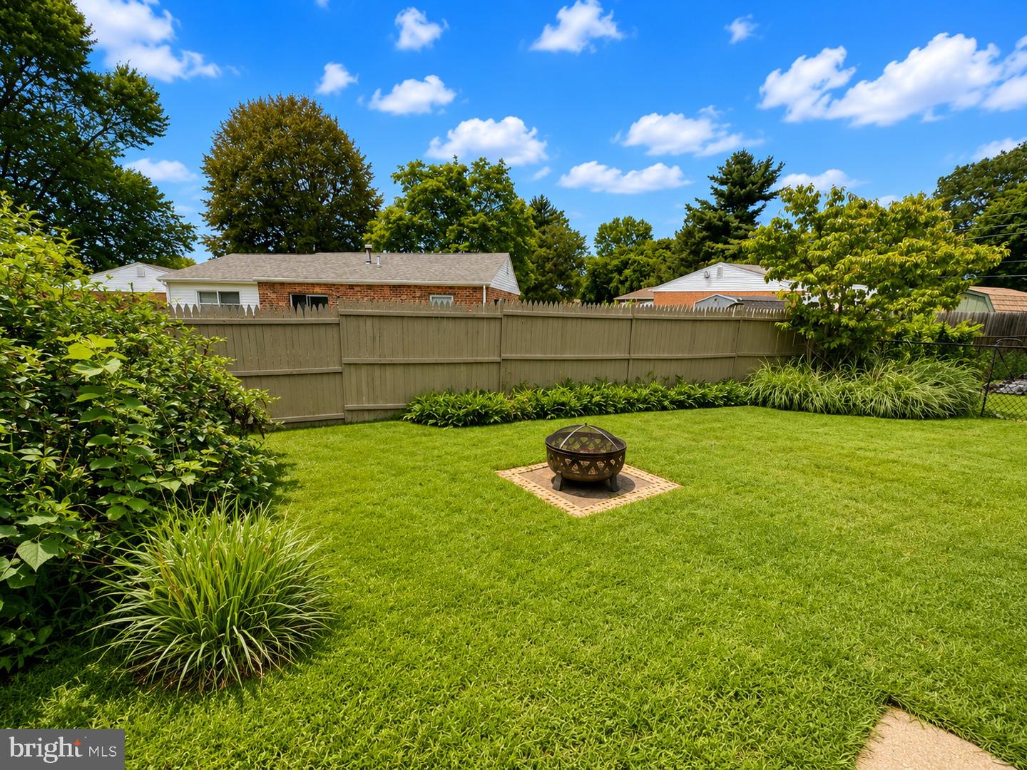 1 Defoe Cir Property Photo 3