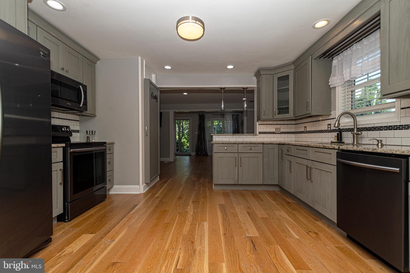 20 Meadow Rd Property Photo 18