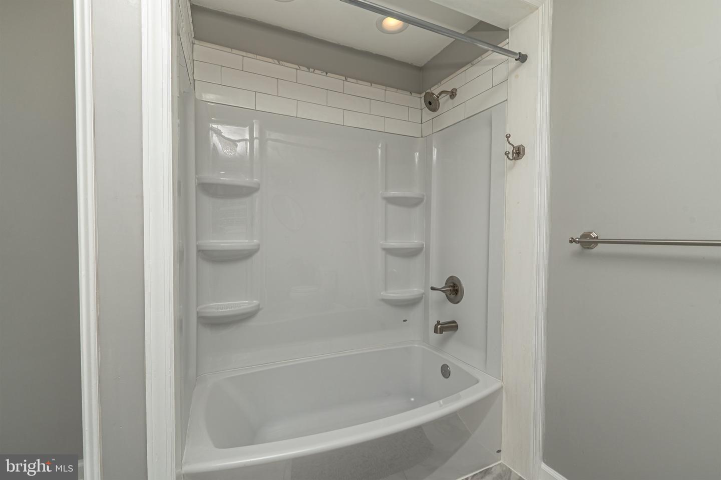 20 Meadow Rd Property Photo 25