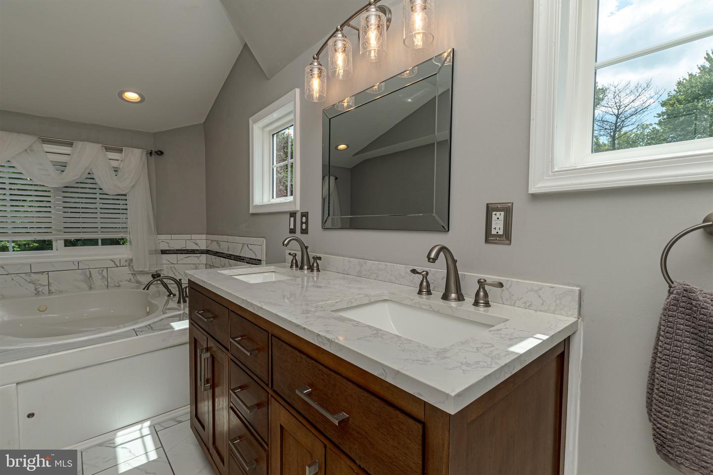 20 Meadow Rd Property Photo 36