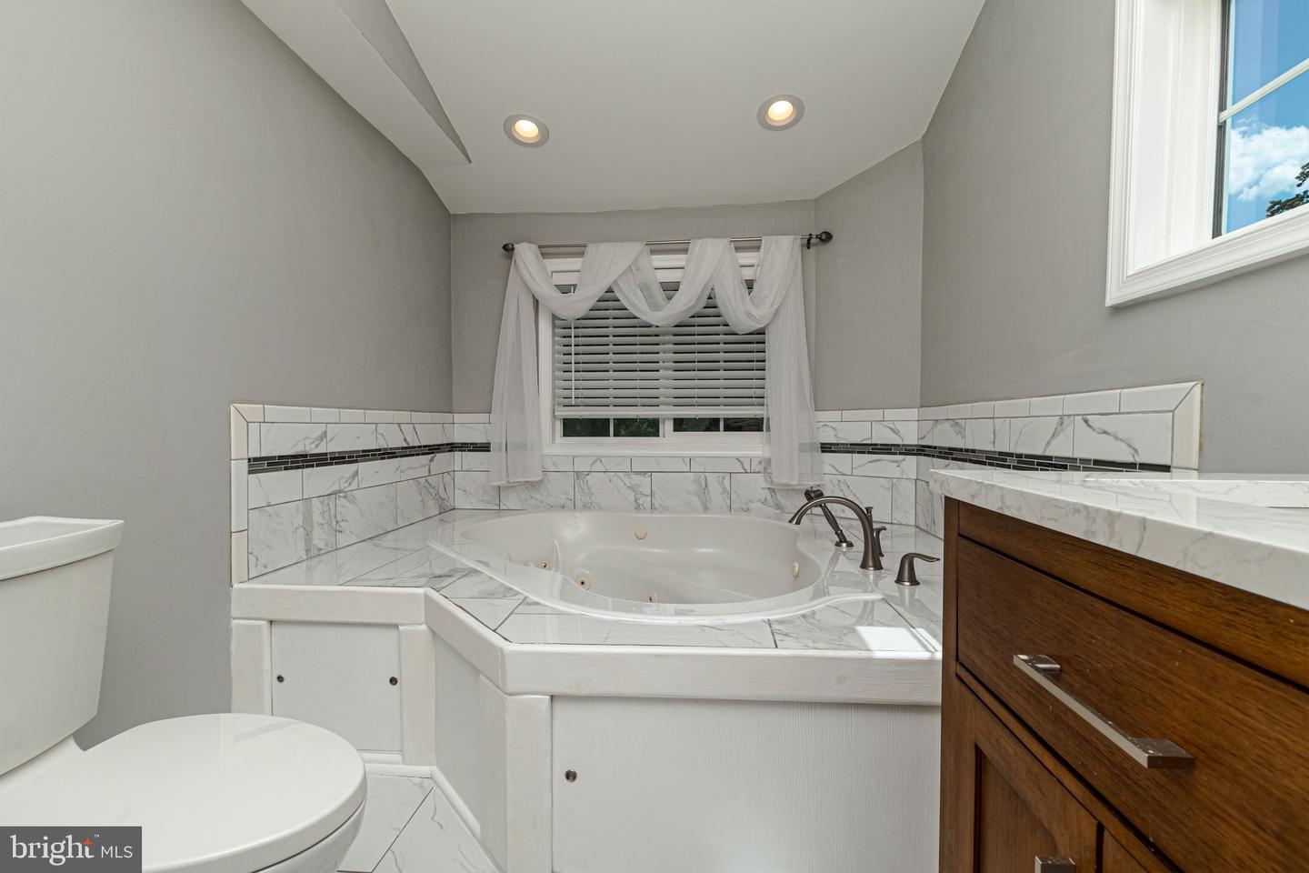 20 Meadow Rd Property Photo 37