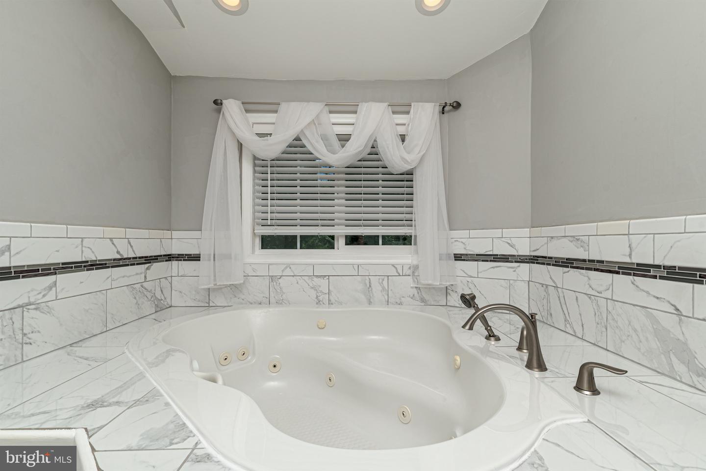 20 Meadow Rd Property Photo 38