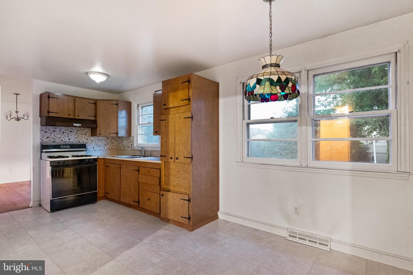 502 E Basin Rd Property Photo 11
