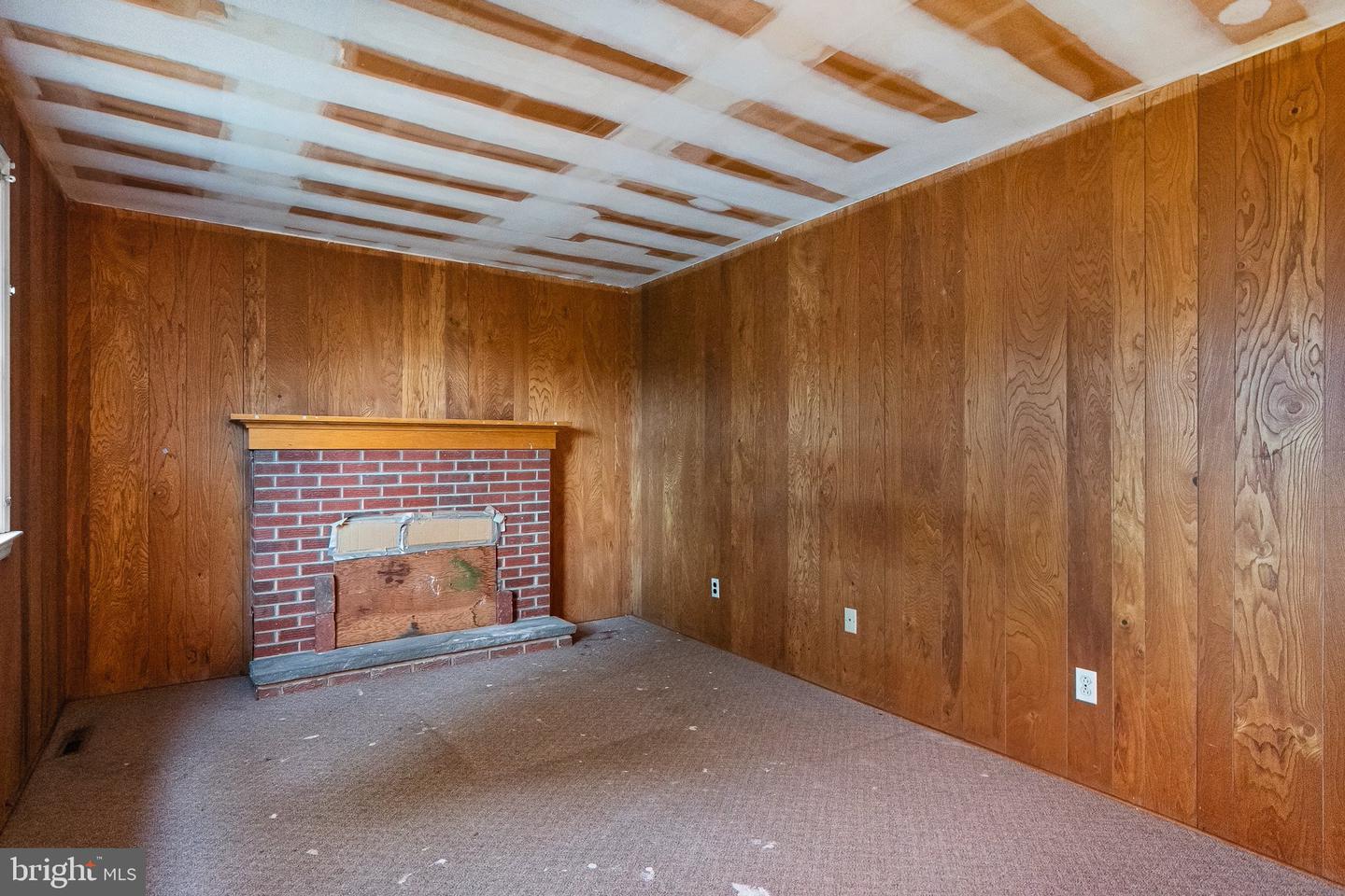502 E Basin Rd Property Photo 15