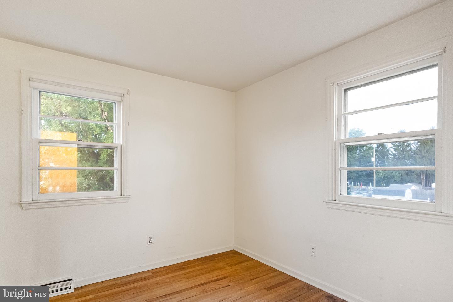 502 E Basin Rd Property Photo 16