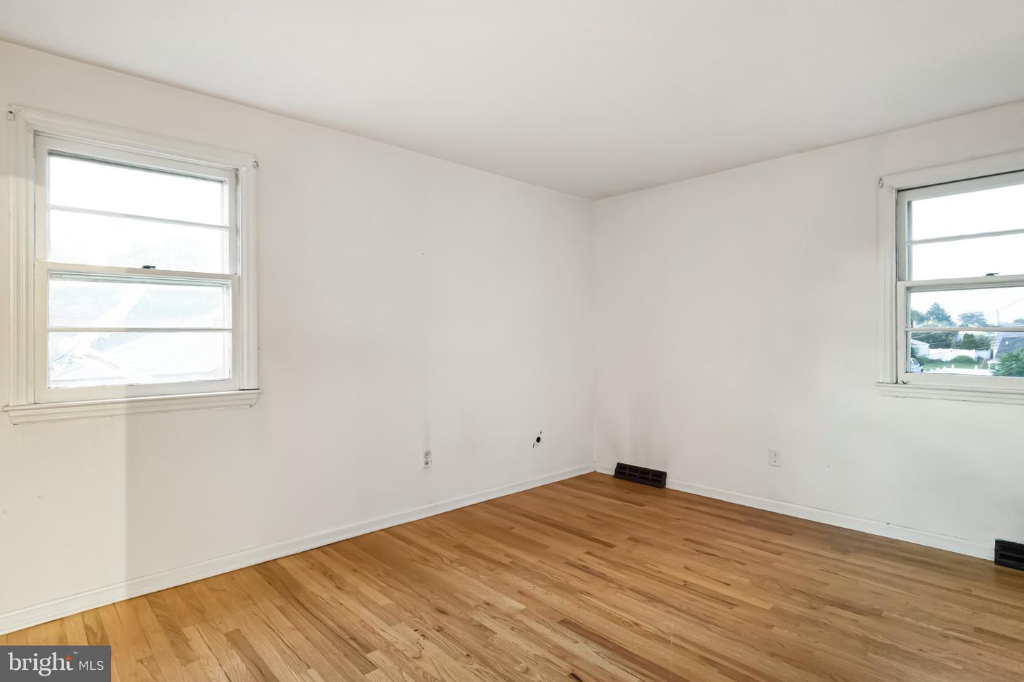 502 E Basin Rd Property Photo 19