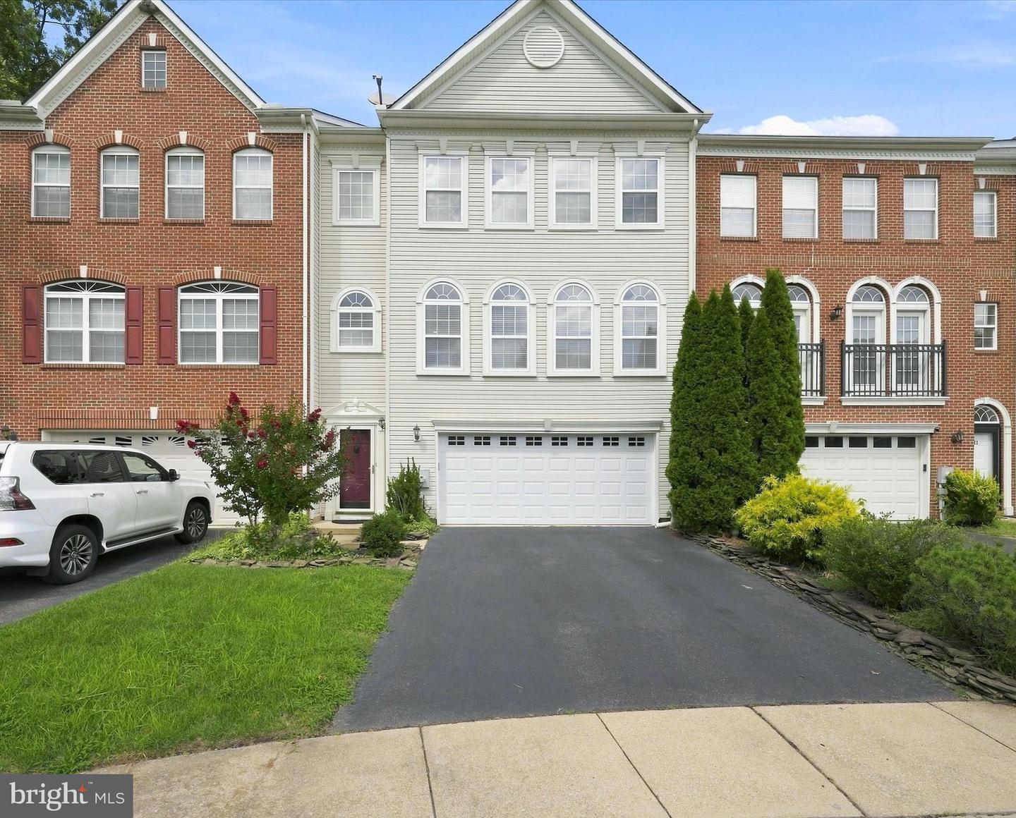 13 Laurel Way Property Photo 1