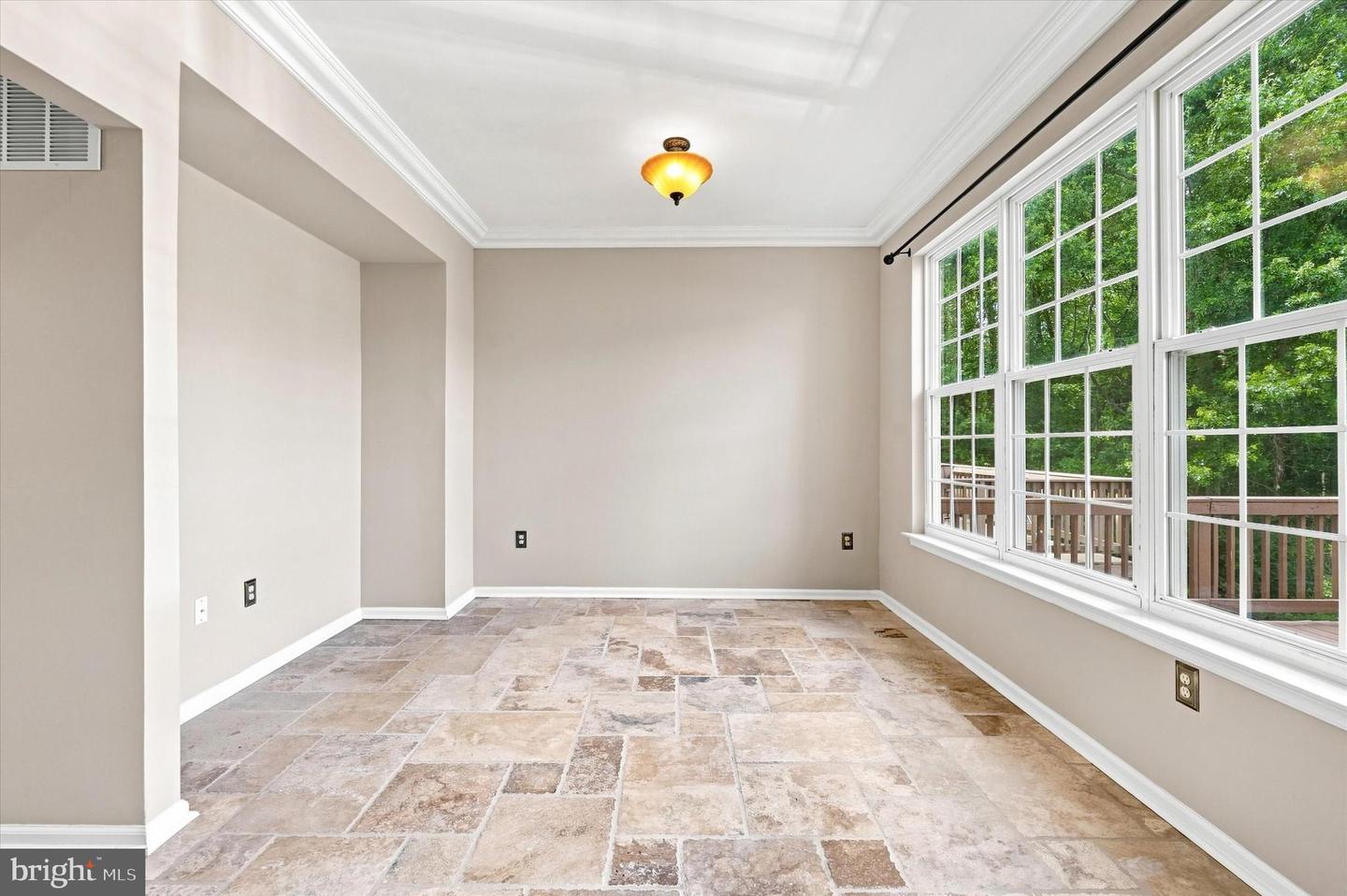 13 Laurel Way Property Photo 10