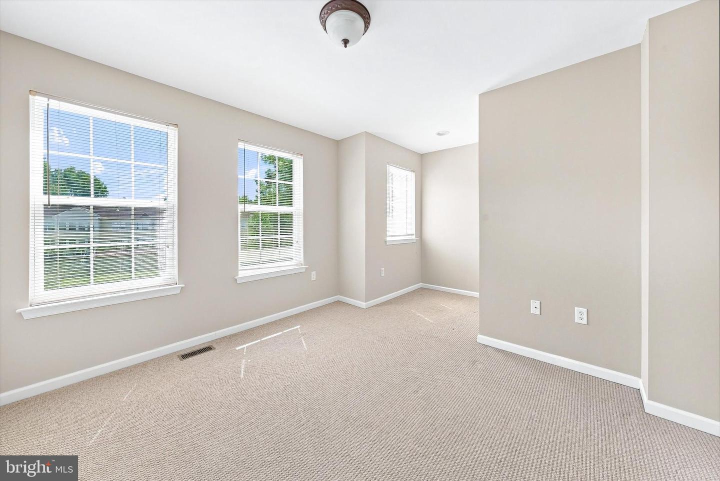 13 Laurel Way Property Photo 27