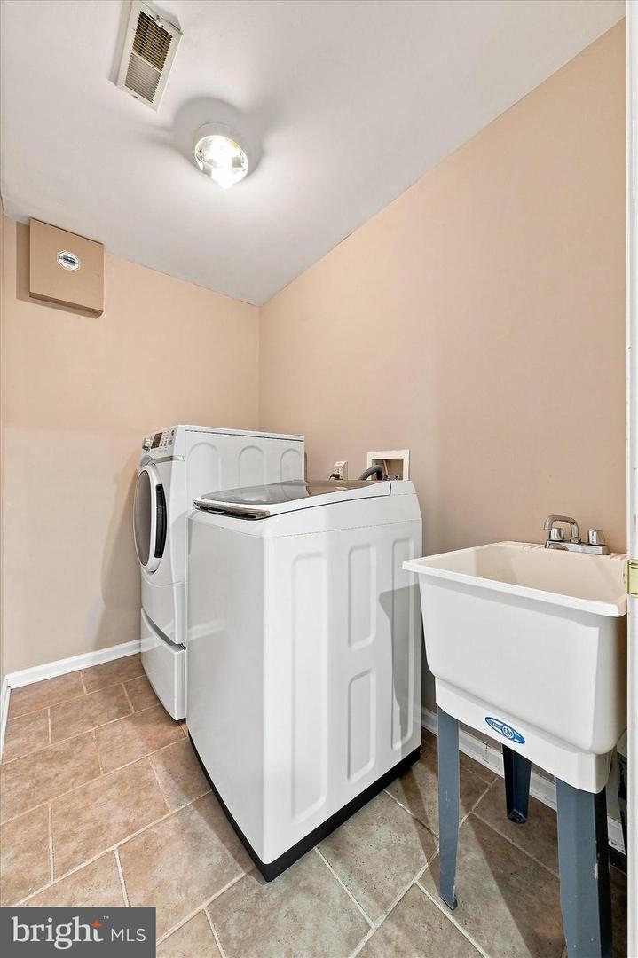 13 Laurel Way Property Photo 37
