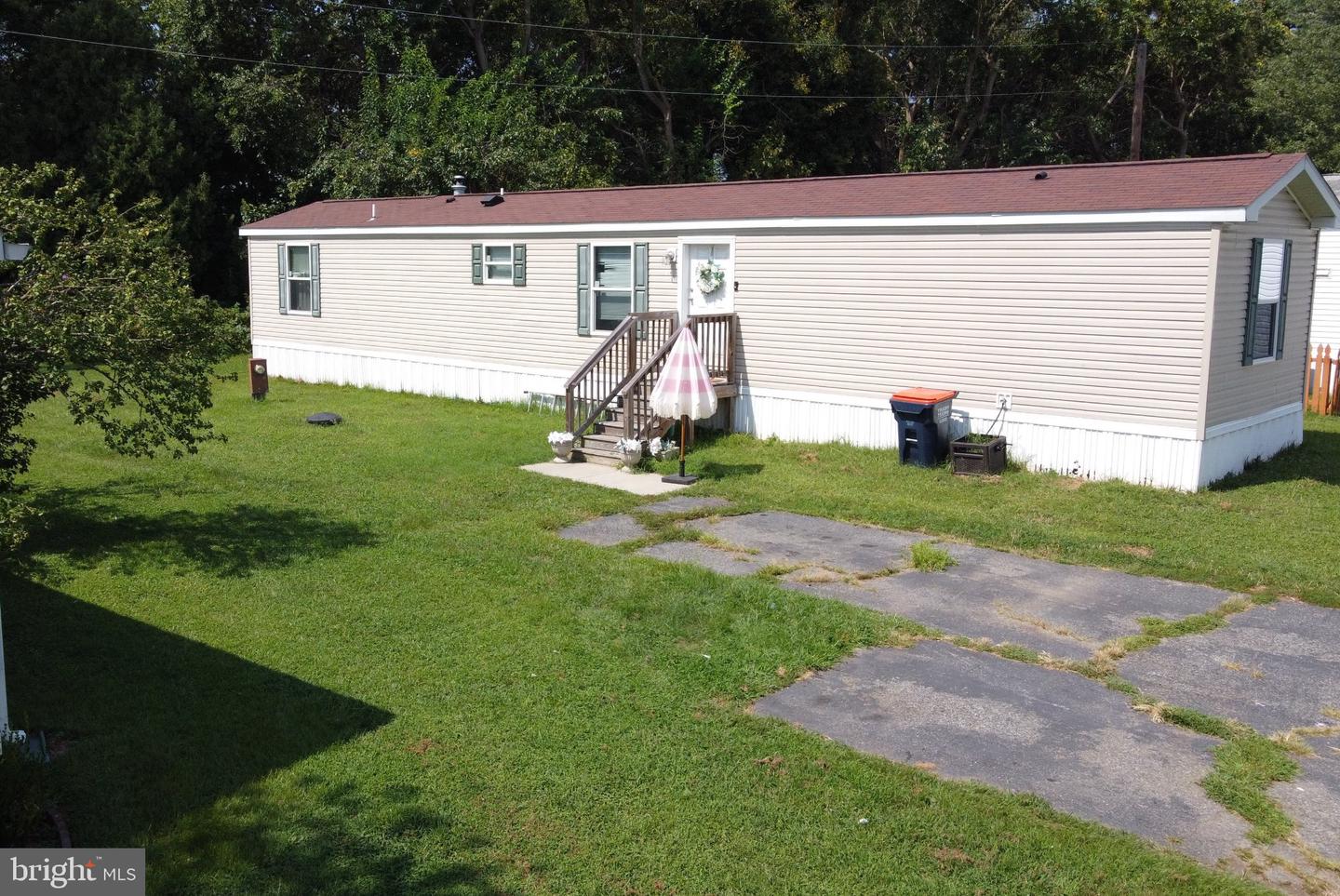 122 Boxwood Rd Property Photo 1