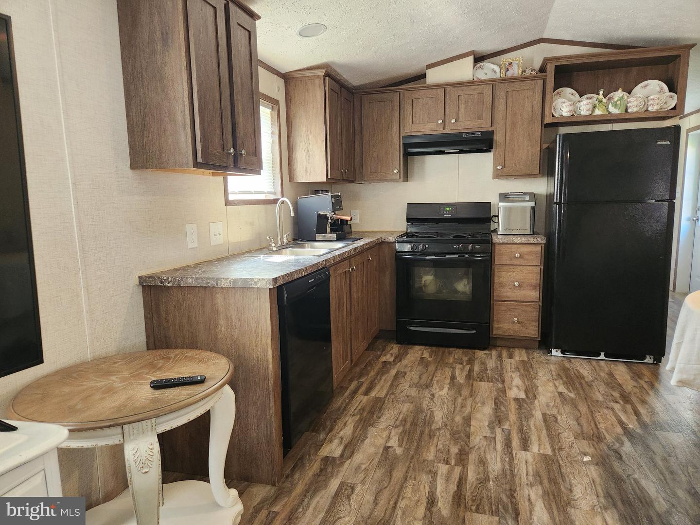 122 Boxwood Rd Property Photo 3