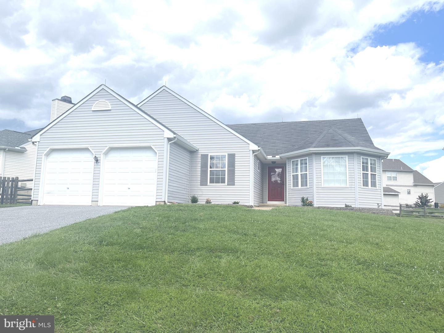 122 FLAGSTONE DR