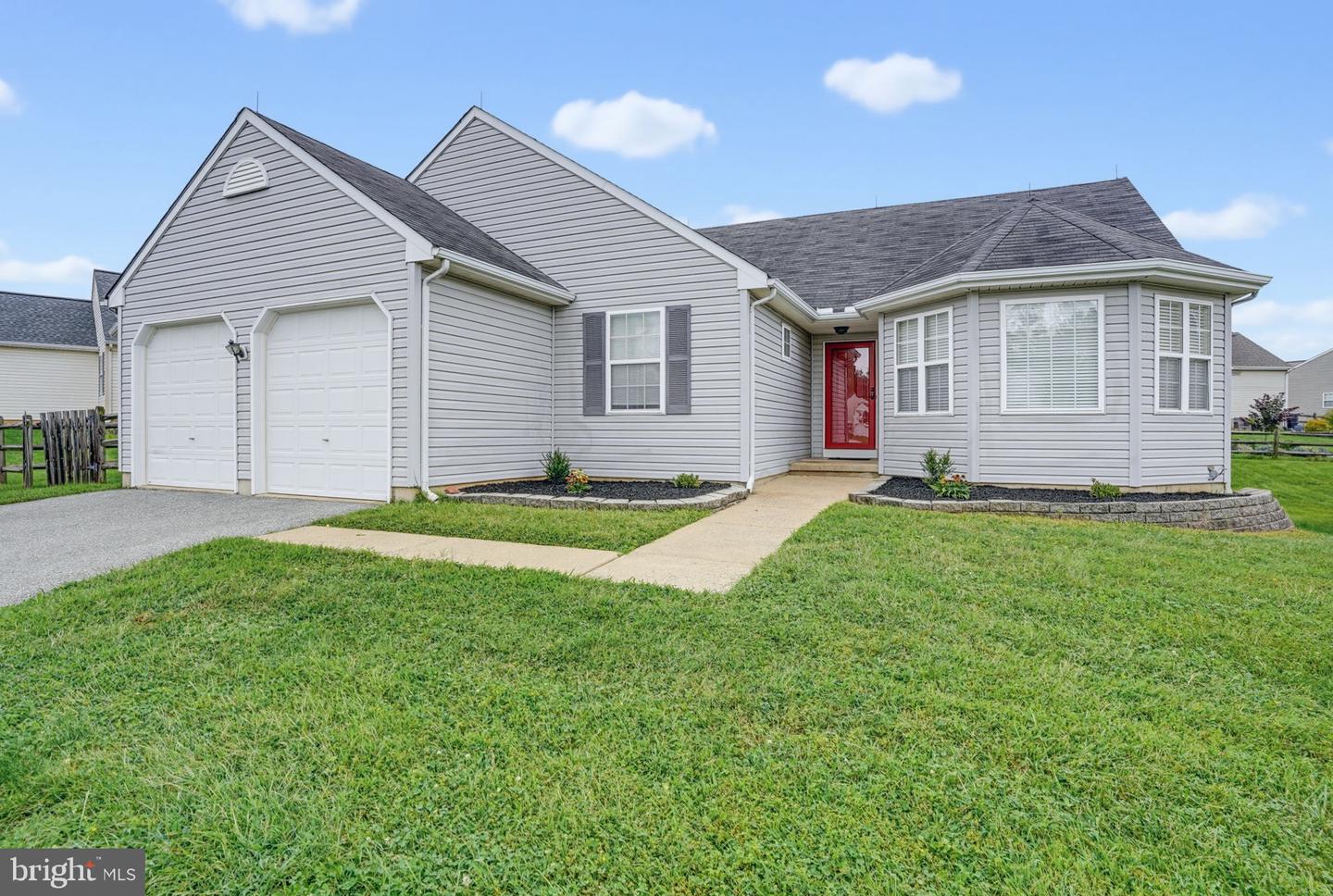 122 W FLAGSTONE DR