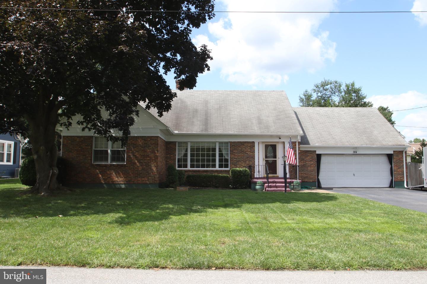 304 Hamilton St. Property Photo 1