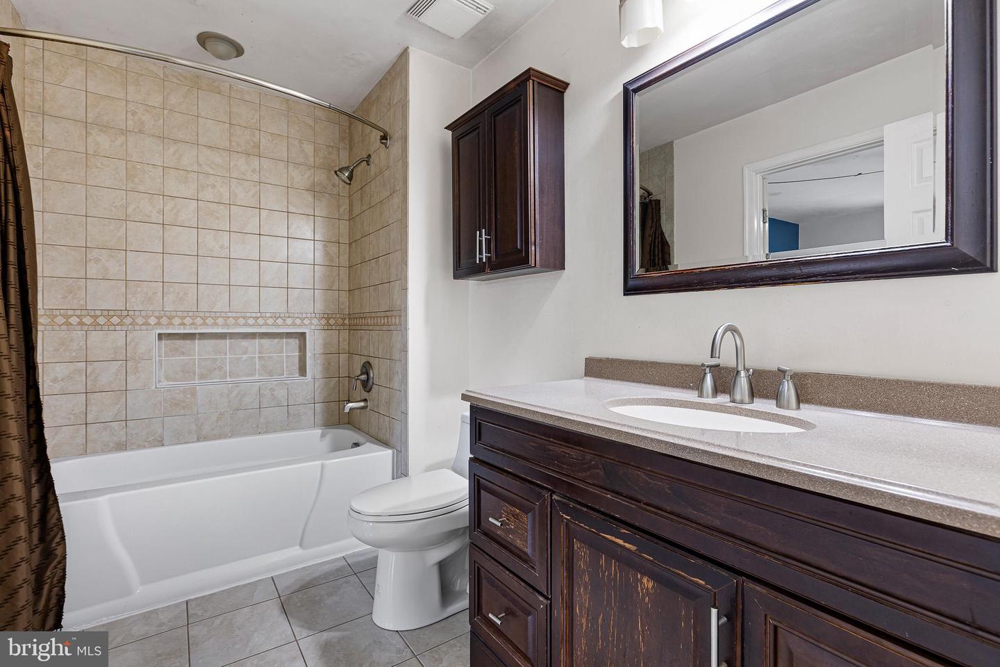 654 Corsica Ave Property Photo 14