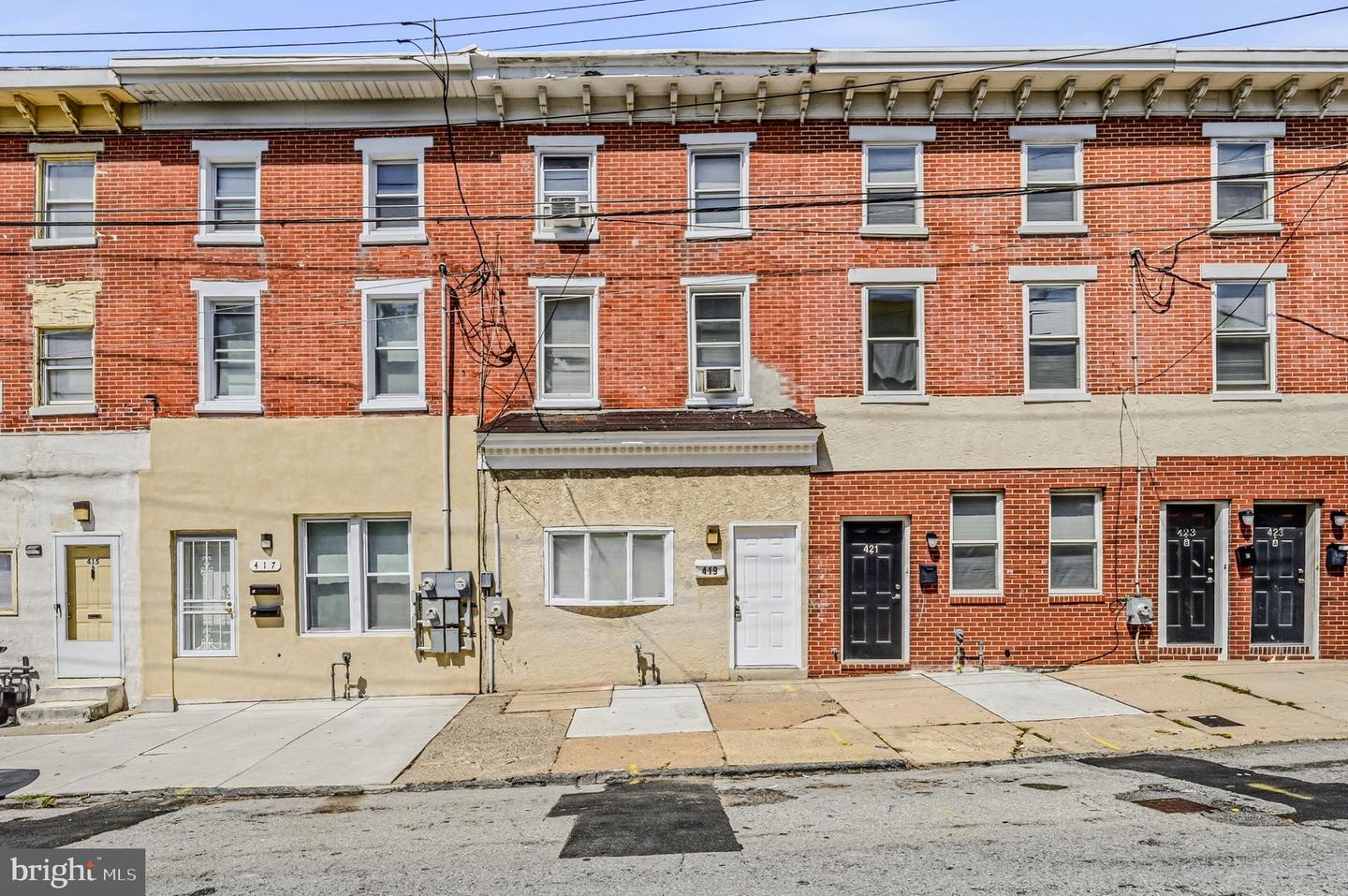 419 N MADISON ST Property Photo 1