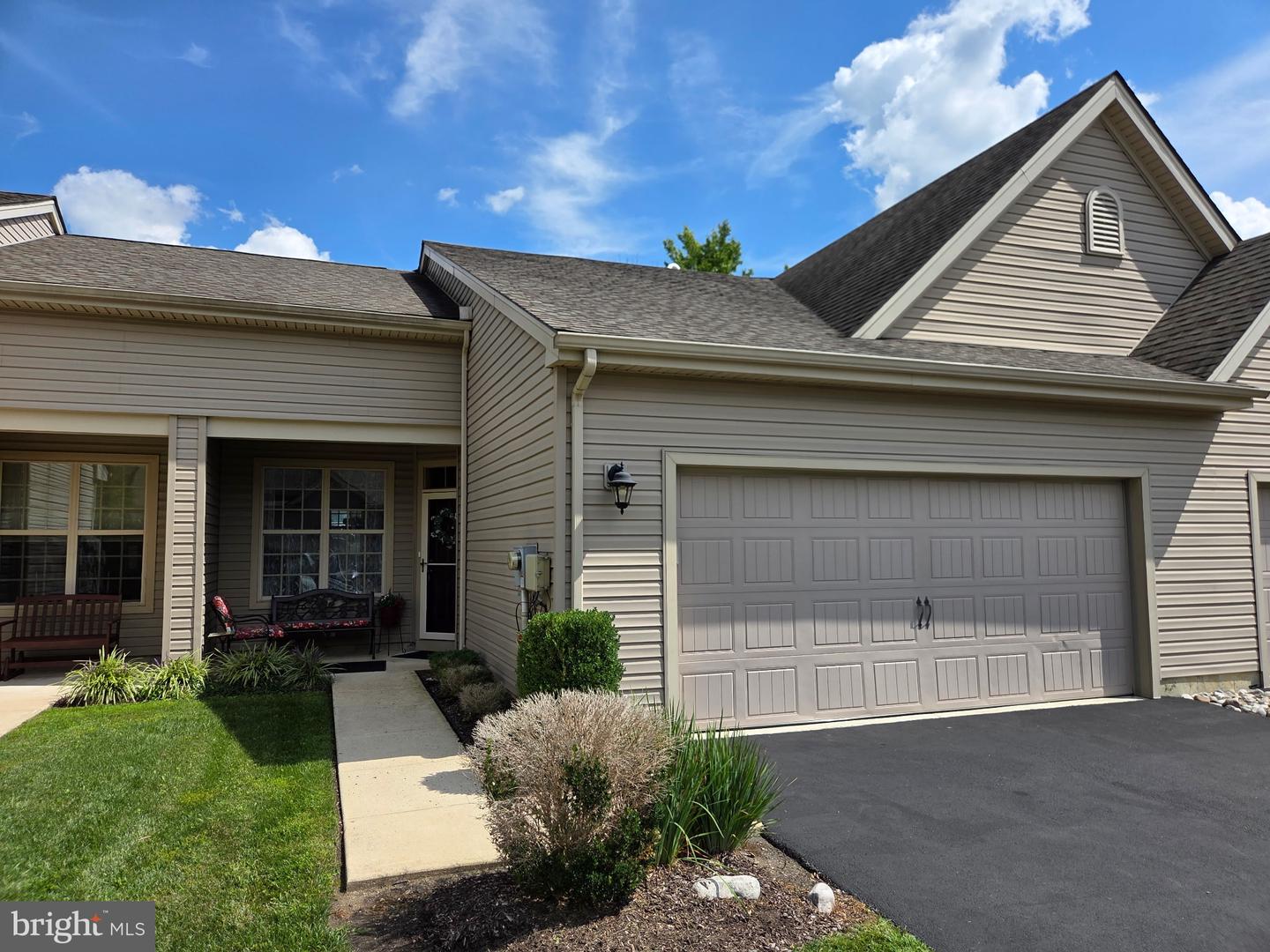6 Fountainview Dr Property Photo 1