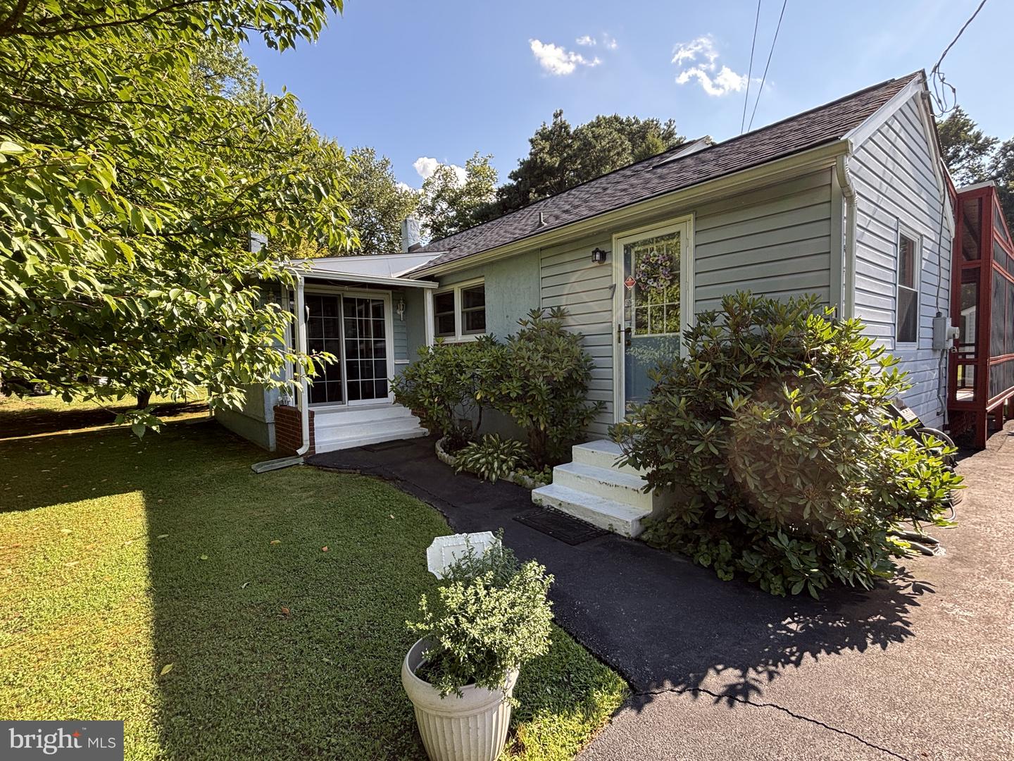 7 Pine Tree Ln Property Photo 1