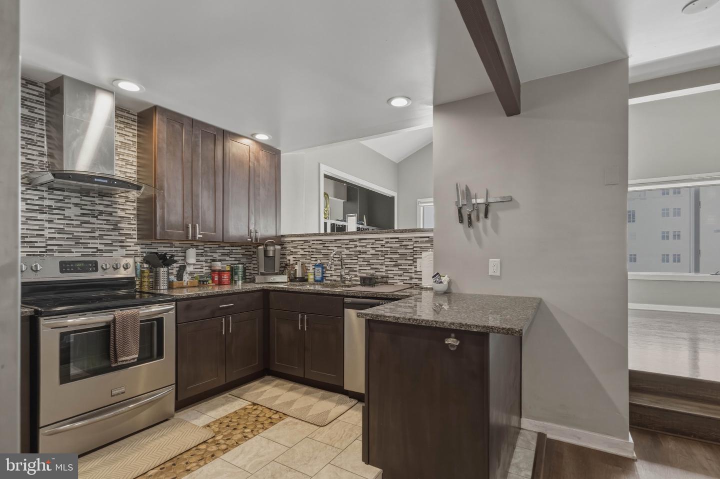 1220 N King St Property Photo 22